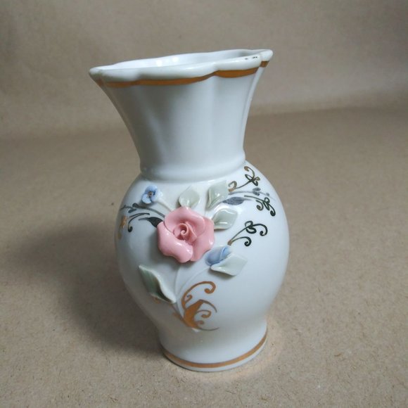 Fenix Porcelain Delicate Flowers 4" Small Vase Kislovodsk Russia - Picture 1 of 5